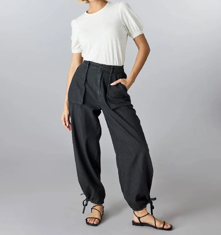 Hollywood Glam Award - Show Style Patch Pocket Tie Ankle Pants In Black