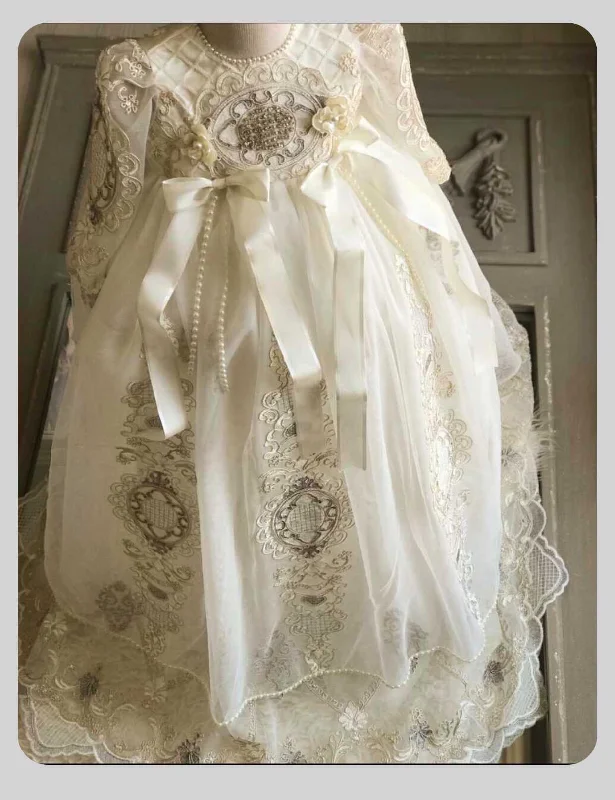 Chic Trends For The Fashion Savvy Antique Vintage Christening Gown