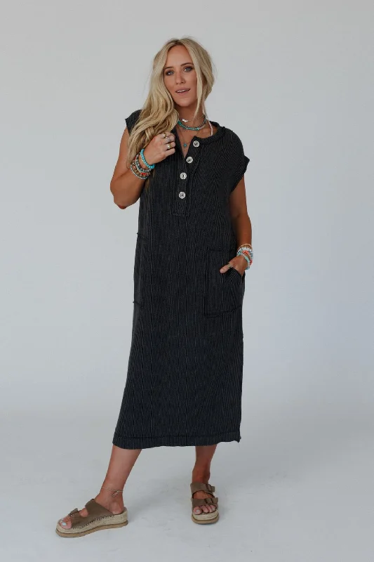 Trendy Aesthetics The Nest Madeline Textured Maxi Dress - Charcoal