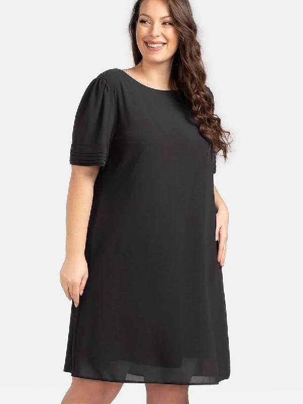 Trend Setting Threads Plus size dress model 198152 Karko