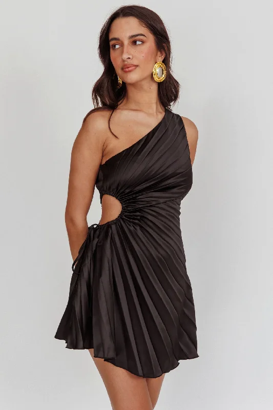 Quick Grab Deals Glow Ray One-Shoulder Pleat Dress Black