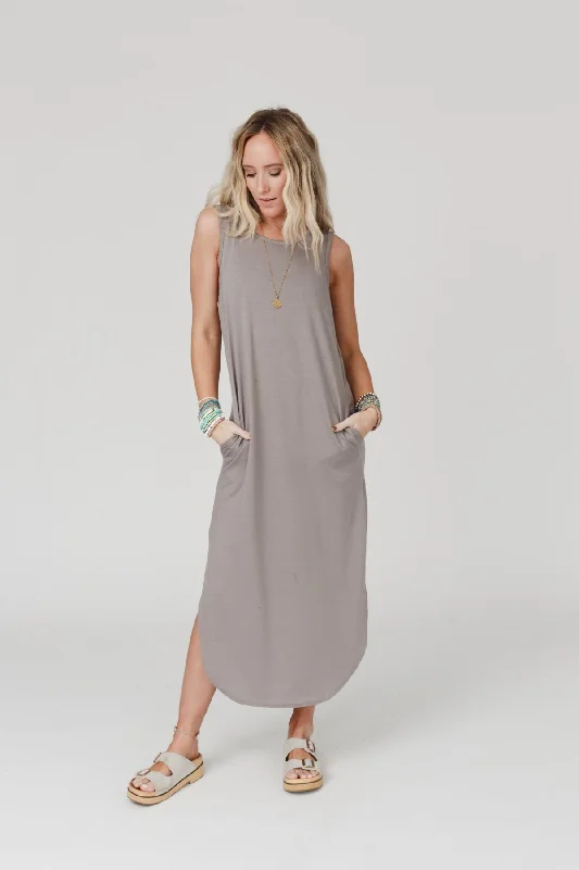 Crazy Discounts, Hurry Up Cassie Sleeveless Pocket Maxi Dress - Coco