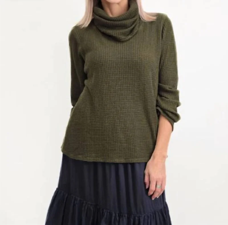 Charming Silhouette Knit Slim Sweater In Olive