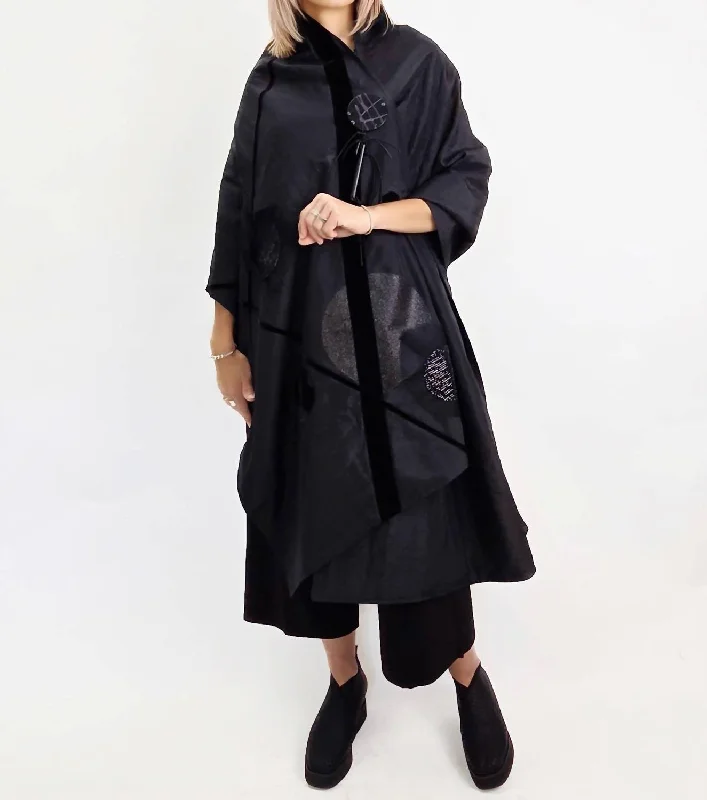 Trendy Women's Wear Alhambra Shawl In Black