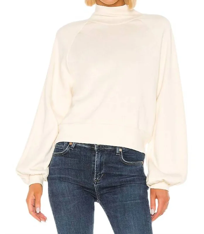 Season Sale Madelyn Sweatshirt In La Crema